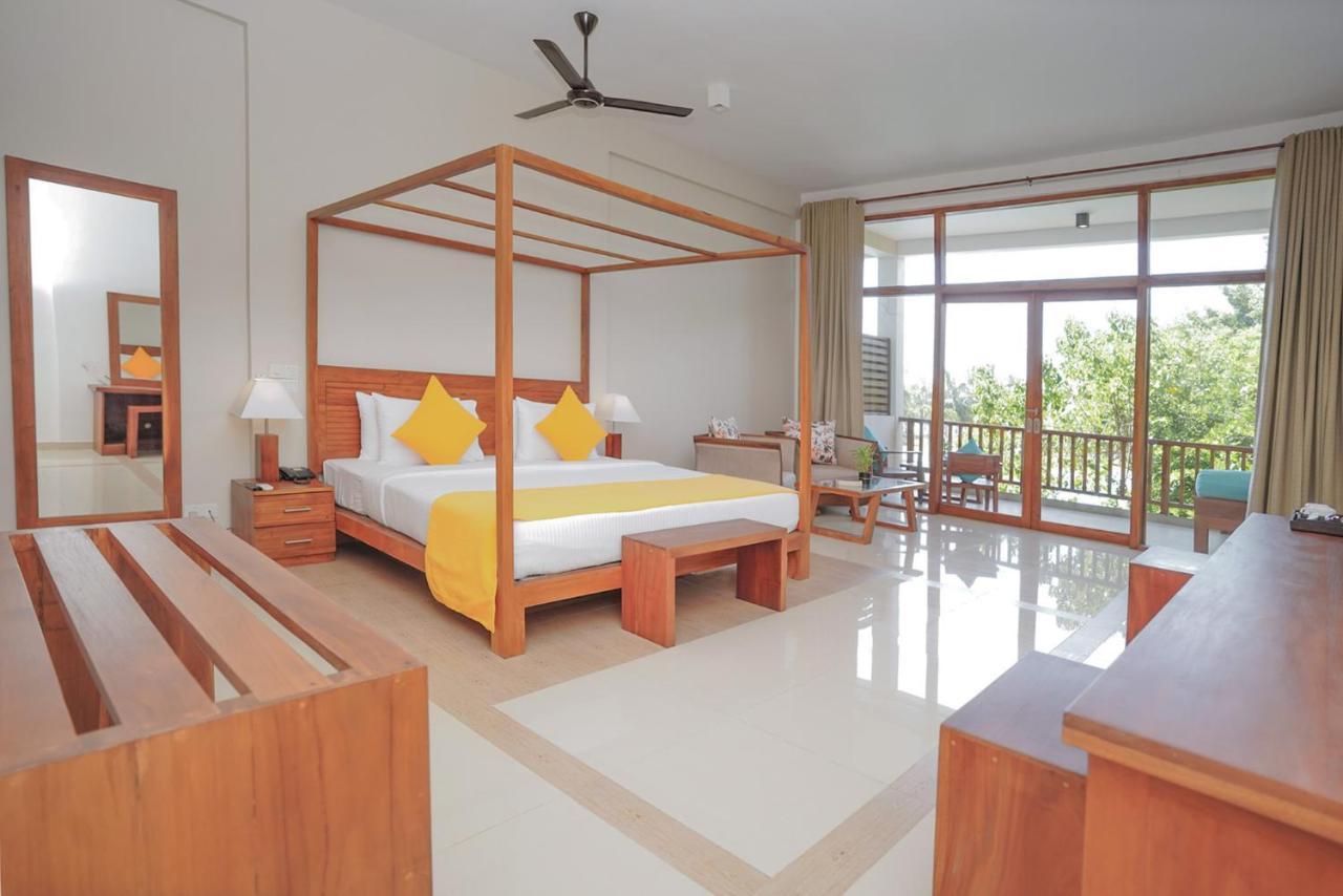 Breeze Pasikudah Hotel Passikudah Exterior foto